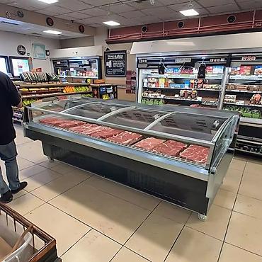 Холодильное оборудование: Длинна 2.5 метра Ширина 110 см Для мяса Мясной витринный для рыбы — 1