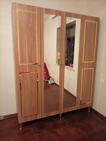 perla dolab: Dördqapılı güzgülü qarderob şkaf - Material: ağac teksturalı — 1
