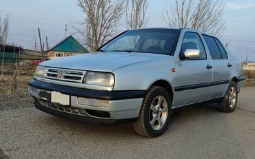 фолсваген туарек: Volkswagen Vento: 1992 г., 1.8 л, Механика, Газ, Седан