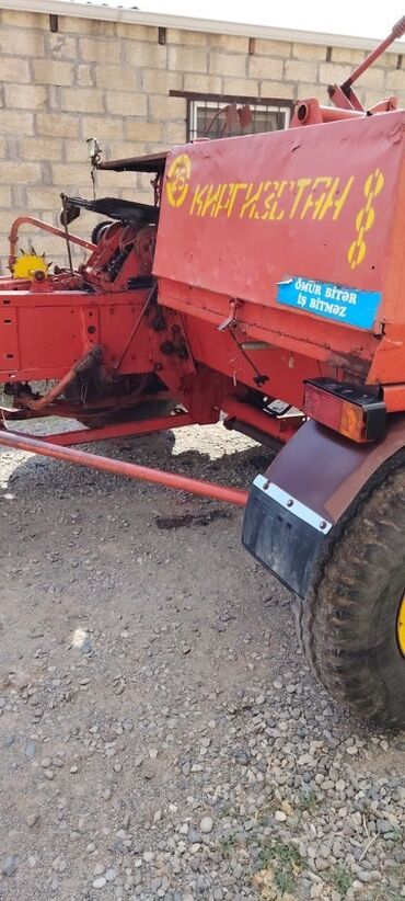 Pres bağlayanlar: Ot-saman pres yığan kənd təsərrüfatı maşını (pres-podborşik) — 12