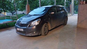 Toyota: Toyota Verso: 2010 г., 1.8 л, Механика, Бензин, Хэтчбэк