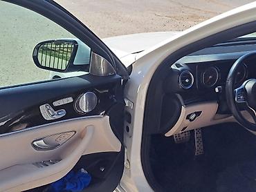 Mercedes-Benz: Mercedes-Benz E-Class: 2 l | 2019 il Sedan — 11
