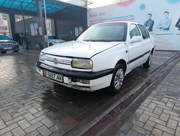 Volkswagen: Volkswagen Vento: 1993 г., 1.8 л, Механика, Бензин, Седан