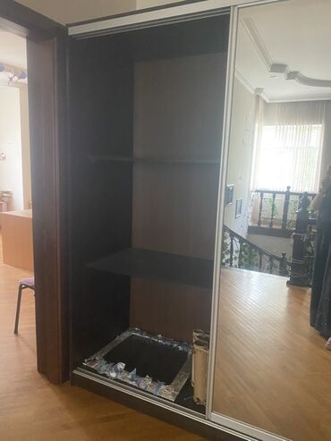 Dolablar: Kupe, 3 qapılı Düz dolab, Qarderob, paltar dolabı