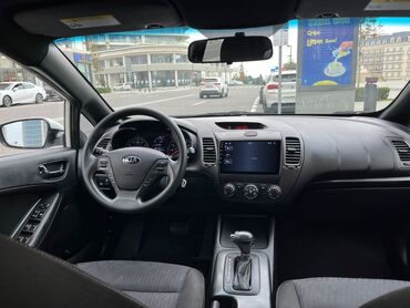 Kia: Kia Forte sedan – ağ rəng, şəhər və uzun yol üçün rahat və qənaətcil — 6