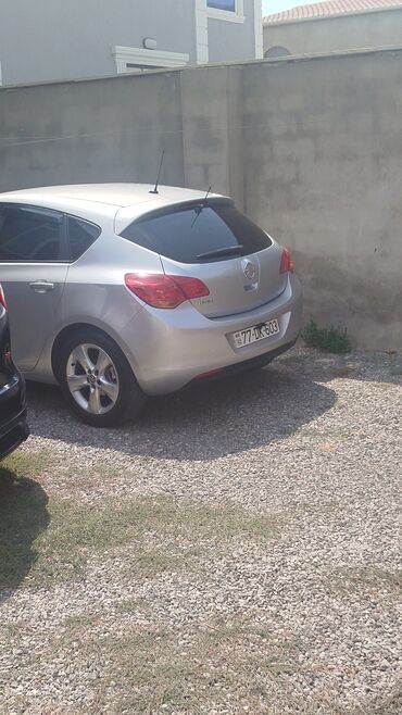 Opel: Opel Astra: 1.4 l | 2010 il 192000 km Hetçbek — 4