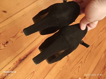 Tuflilər: Qadın ayaqqabıları – 2 cüt 1) Qırmızı klassik tufli - Material: zamşa — 27