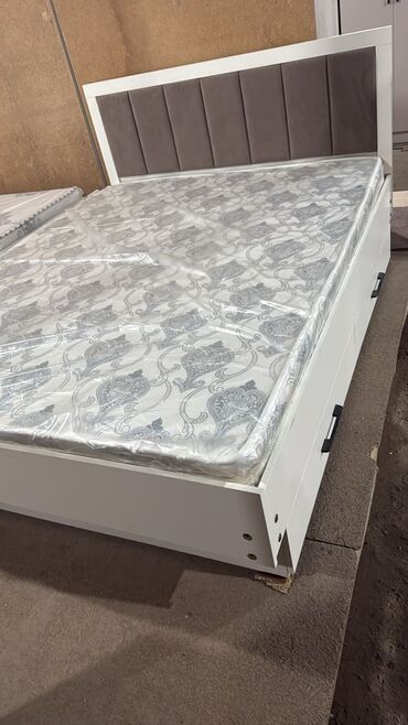 Двуспальные кровати: Двуспальная кровать, С ящиком для хранения, длина - 200 см — 11