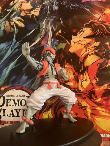 kisi ucun hediyyeler: Demon slayer Akaza anime Figur