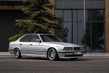 mercedes benz 2.2 diesel: BMW 5 series: 2.8 l | 1994 il Sedan — 8