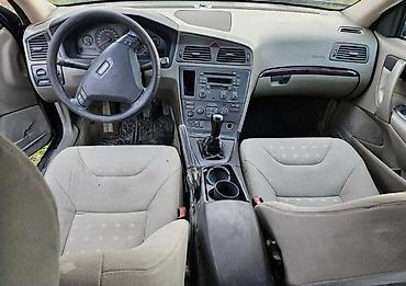 ratkapne 13: INSTRUMENT TABLA ZA VOLVO S60 ZA 2004. GOD — 1