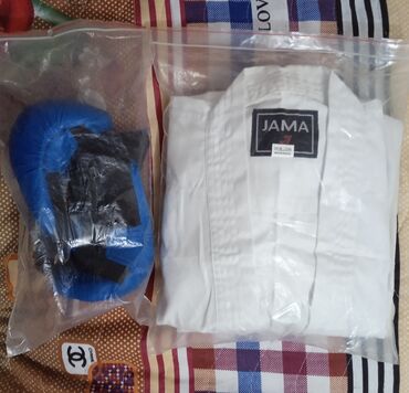 Maskalar, eynəklər: Ağ rəngli, J.A.M.A. markalı karate forması dəsti, idmançılar üçün