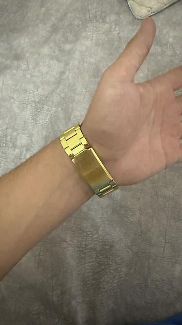 saat romanson: CASIO klassik kvarç qol saatı - Korpus və qolbaq: Qızılı rəngdə — 2