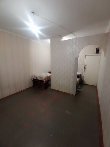 квартира в центре города бишкек: 1 комната, Собственник, Без подселения, С мебелью частично