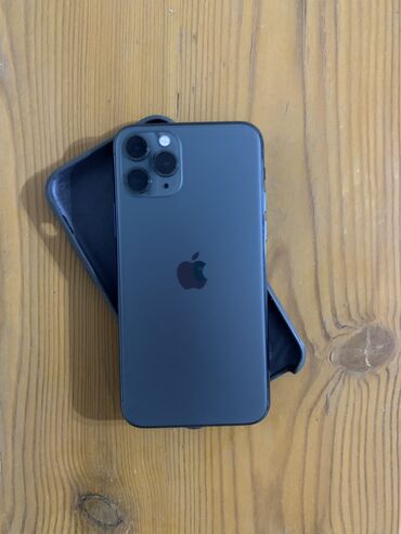 11 t pro: IPhone 11 Pro, Б/у, 256 ГБ, Зеленый, Зарядное устройство, Наушники, Защитное стекло, 70 %