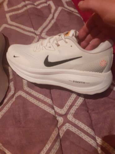 zoom h5: Мужские кроссовки, 41, Nike, Новый, цвет - Белый, Самовывоз
