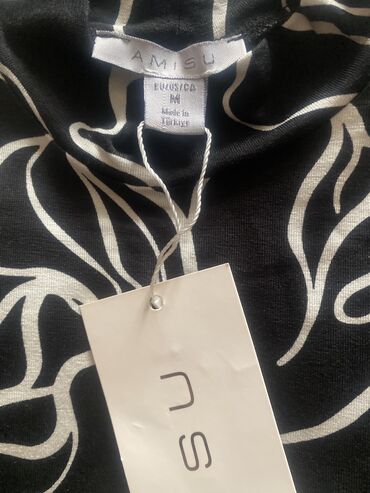 Köynəklər: Kofta tezedir 36 razmerə gedir,Avropadan alınıb.2 ci vodolaska dilvin — 4