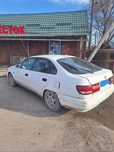 e klass: Toyota Carina E: 1995 г., 1.8 л, Механика, Бензин, Хэтчбэк — 8