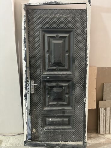 ag qapılar: Metal giriş qapısı, ümumi məkanı 1200 mm olan tək qapılı modeldir
