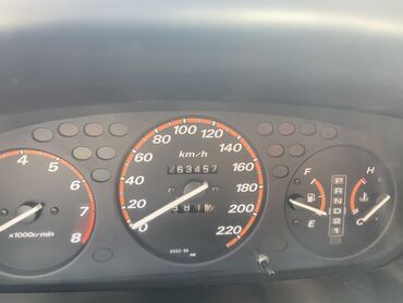 авто битый купить: Автомобиль Honda CR-V первого поколения, серебристого цвета. На