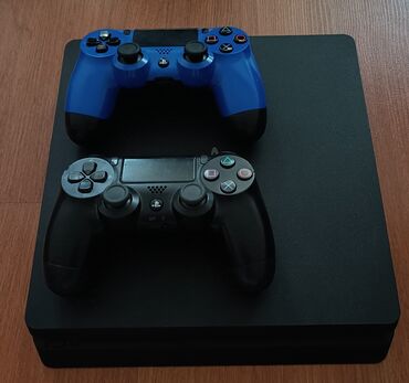 playstation kredit: PS4 ki ideal vəziyyətdədir problemi yoxdur 2 pultnan gelir 1TB yaddaşı