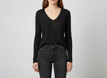 pull and bear sweter: Cloothes, Women's blouse, size M