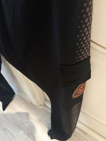 oversize şalvar: Qara kargo şalvar. Boy 150-160 uyğun. Ölçü M, L uyğun. Çatdırılma — 4