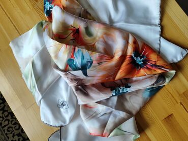 Шарфы, палантины: Шарфы платки в очень хорошем или новом состоянии. Ещё много вариантов — 2