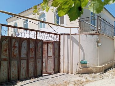 qobu heyet evi: 8 otaq, 240 kv. m, Kredit yoxdur, Orta təmir