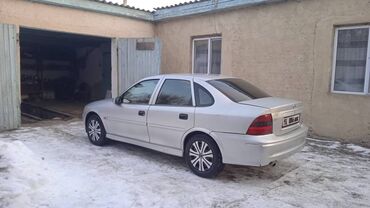 машина логан: Opel Vectra: 2000 г., 1.8 л, Механика, Бензин, Седан