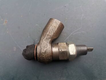 Auto delovi: Racva pritiska ulja Lada 21214i Niva. Polovno, ocuano. Skinuto sa — 1