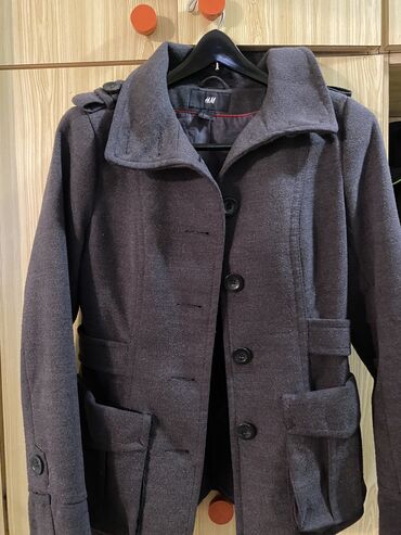 jakne kaputi i mantili prodaja: H&M kratak kaput

Nošen 2/3 puta, bez ikakvih oštećenja