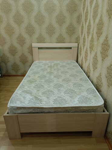 румынские кровати: Кровать, Б/у