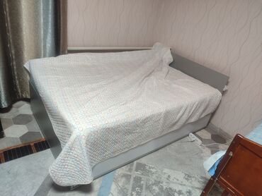 кровать кровать кровать: Полутораспальная кровать, Б/у, С матрасом, ЛДСП, длина - 200 см