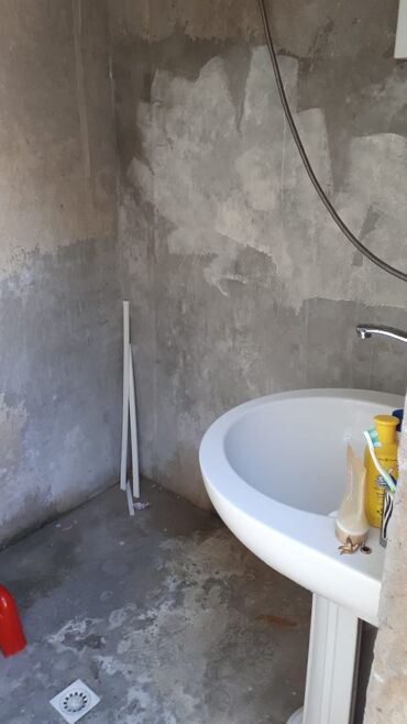 Həyət evləri və villaların satışı: Binəqədi qəs. 3 otaqlı, 65 kv. m, Orta təmir — 10