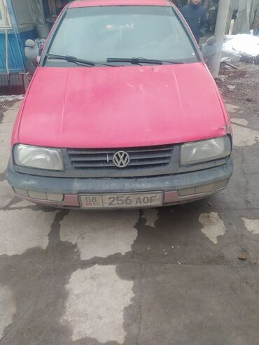 фольксваген минивен: Volkswagen Vento: 1993 г., 1.8 л, Механика, Бензин, Седан