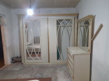 срочно связи переездом: Спальный гарнитур, Б/у, Двуспальная кровать, Шкаф, Трюмо, Кыргызстан