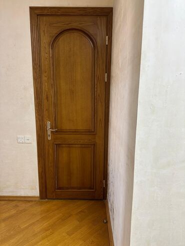 agac qapi: 1 ədəd 2 laylı ölçü 180x225sm qiymət 300 azn 2 ədəd hamam - tualet