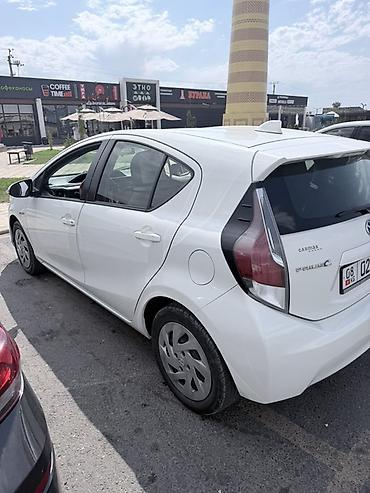корай 5: Toyota Prius C: 2016 г., 1.5 л, Автомат, Гибрид, Хэтчбэк — 3