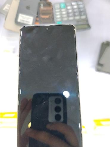 techno camon: Смартфон Redmi (золотистый цвет корпуса) Ключевые особенности: - — 2