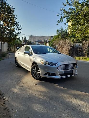 ford: Ford Fusion sedan satılır. Avtomobil gümüşü rəngdədir və zərif — 3