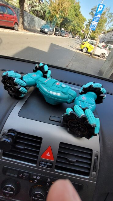 Dečiji električni automobili: Twist Climbing RC Car 360 Auto na daljinski 360 Materijal — 5