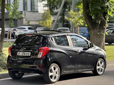spark 1: Chevrolet Spark: 2016 г., 1 л, Автомат, Бензин, Хэтчбэк — 3