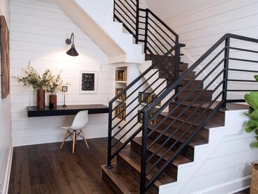 Лестницы: Лестницы и двери качественно !!! В стиле ХайТек и Классика !!!, из