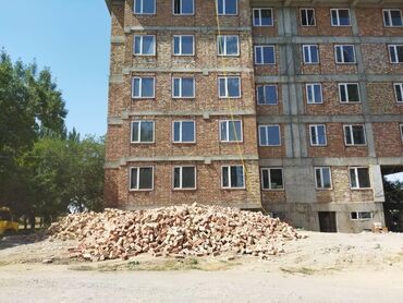 аренда места дордой: 2 бөлмө, 56 кв. м, Жеке план, 4 кабат, ПСО (өзү оңдоп түзөтүп бүтүү үчүн)