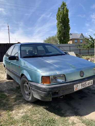пассат 3: Volkswagen Passat: 1992 г., 1.8 л, Механика, Бензин, Седан