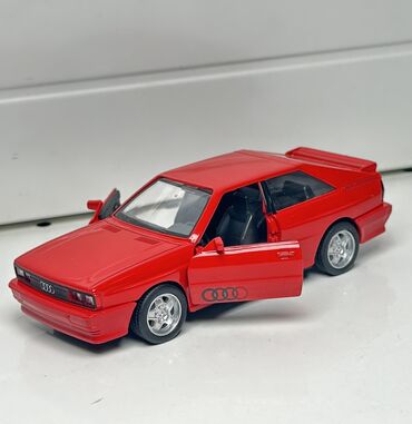 Игрушки: Модель автомобиля Audi Quattro 1980года [ акция 40%] - низкие цены в