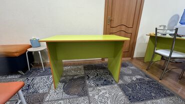 мягкая мебел: Комплект стол и стулья Б/у