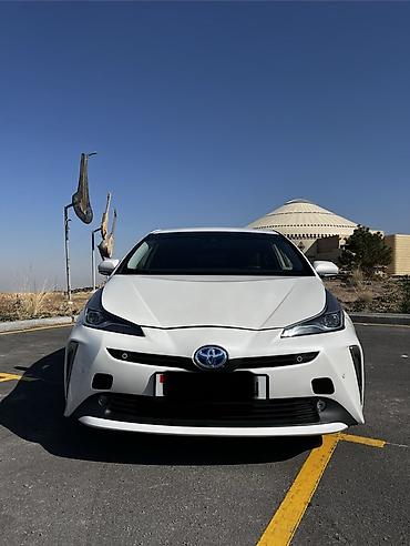 byd 06 ev: Toyota Prius: 2019 г., 1.8 л, Гибрид, Лифтбек — 2