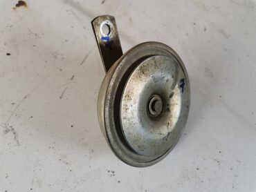 Auto delovi: Sirena Lada 21214i Niva. Polovno, ocuvano. Skinuto sa rastavljenog — 2